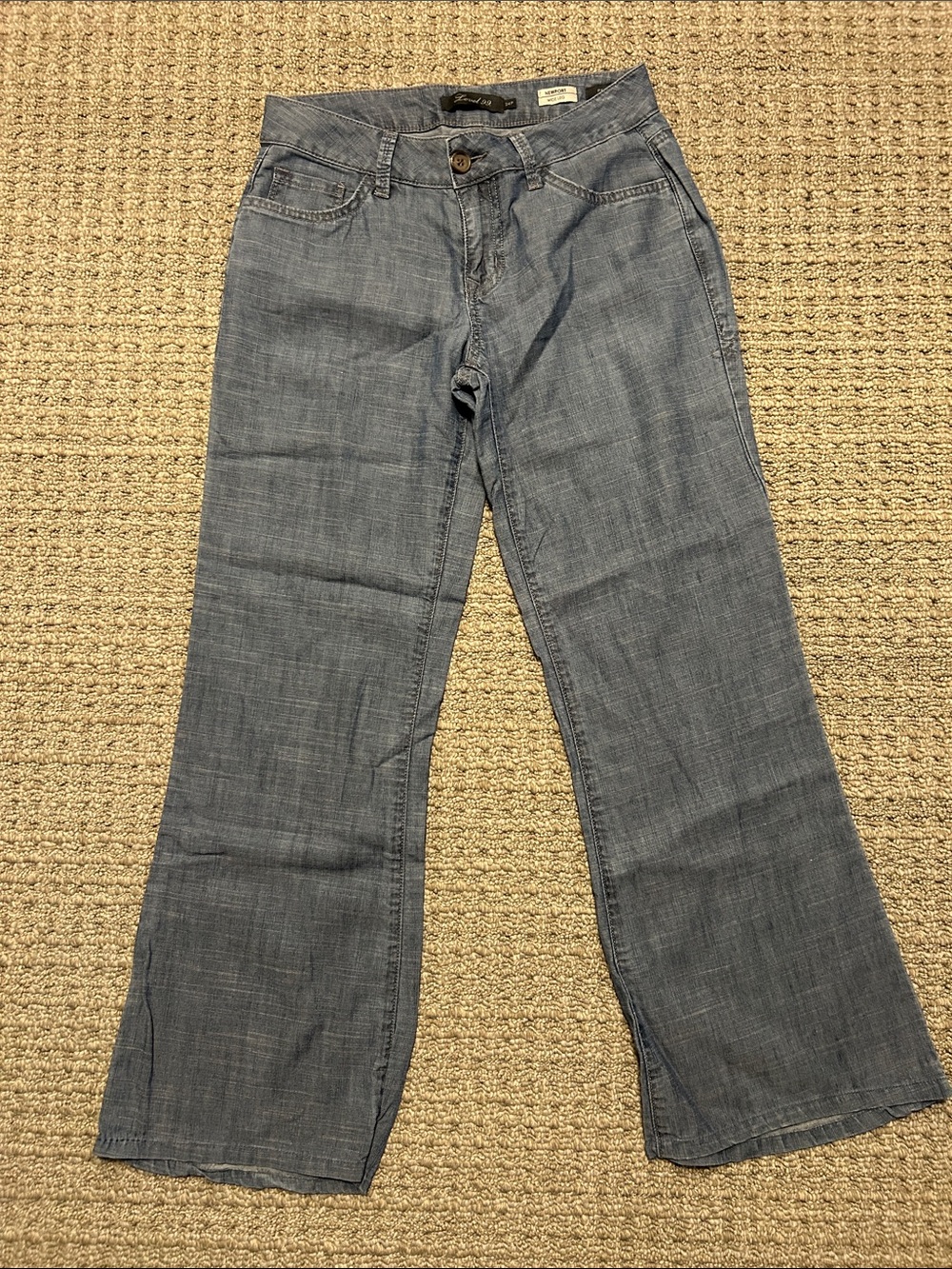 Level 99 Wide Leg Lightweight Jean. Light Blue Wash.
